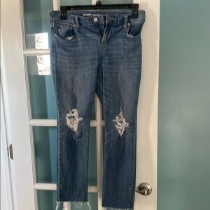 Old Navy Women's Straight Leg Jeans in Distressed Blue